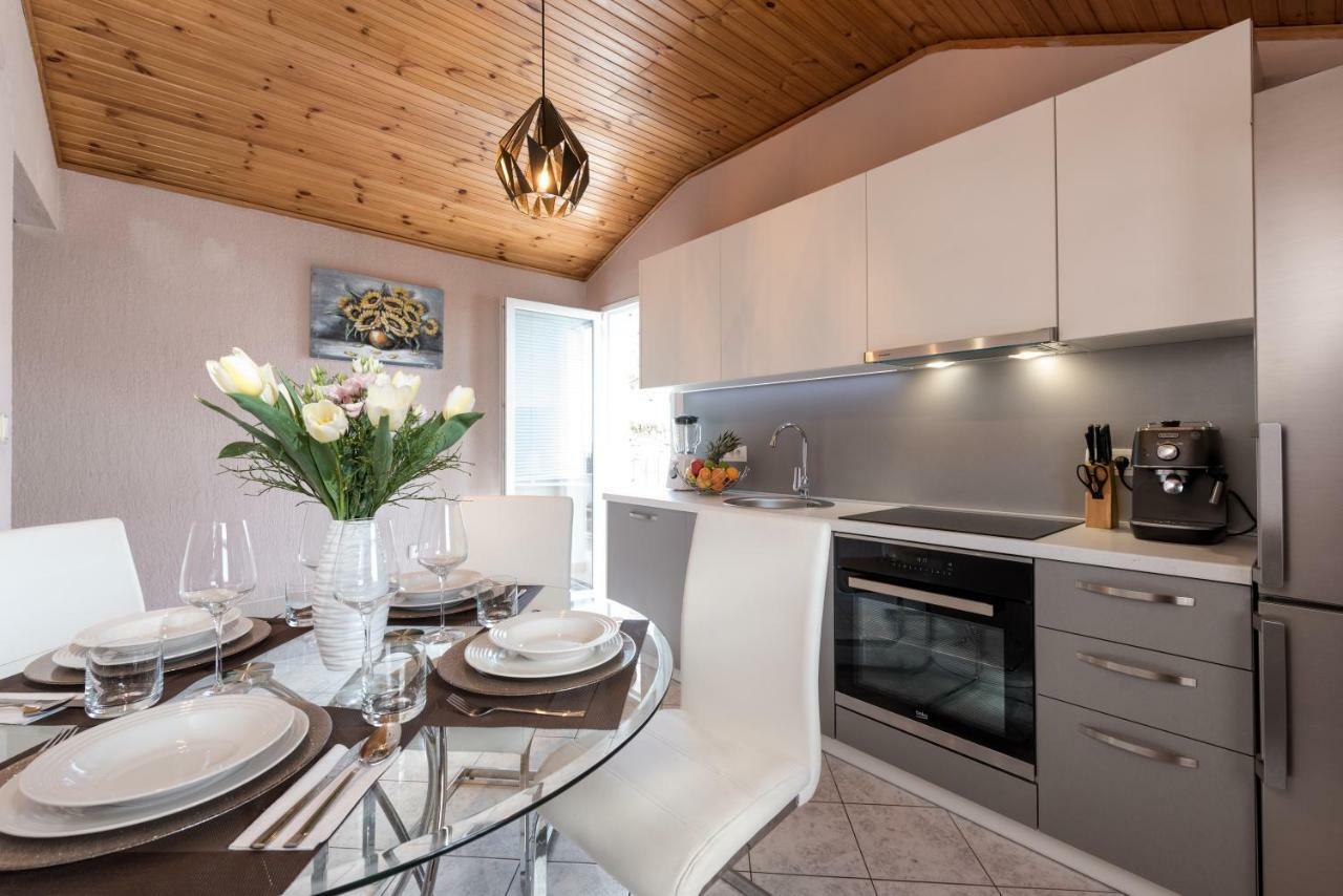Lola Apartment Veprinac المظهر الخارجي الصورة