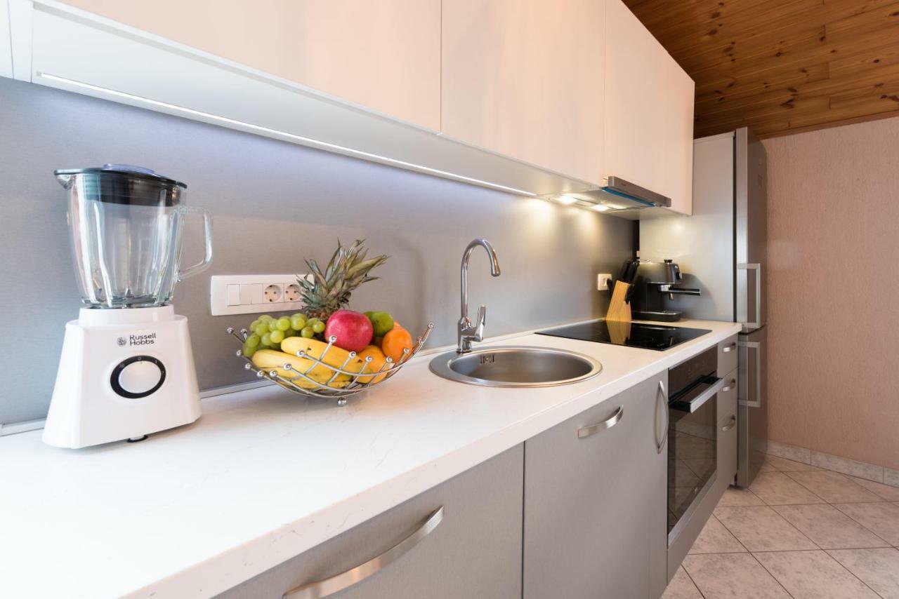 Lola Apartment Veprinac المظهر الخارجي الصورة
