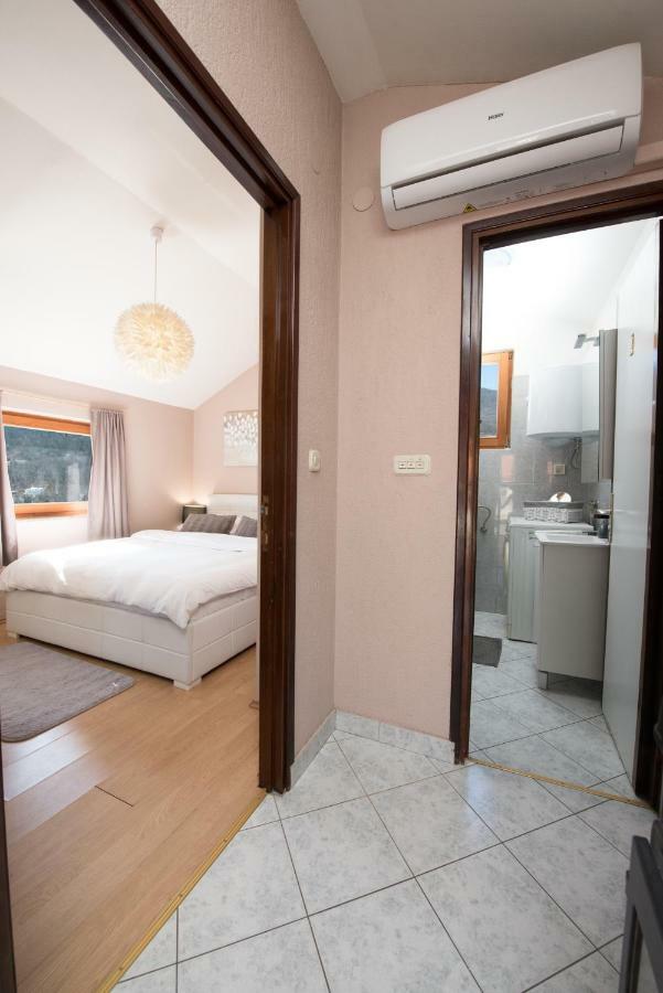 Lola Apartment Veprinac المظهر الخارجي الصورة